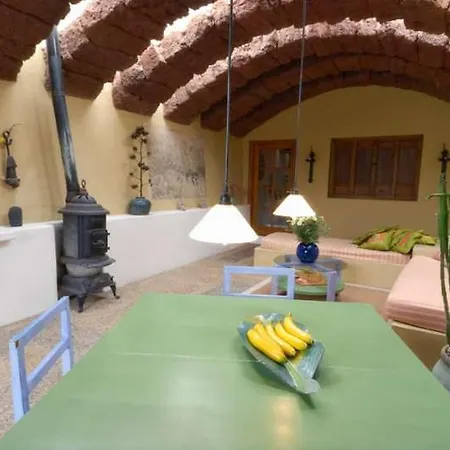 Teguise Sleeps 4 Wifi Villa Teguise (Lanzarote)